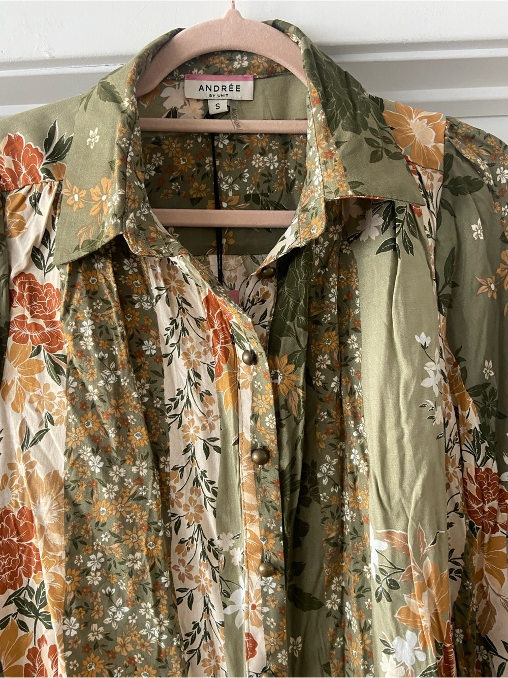 ✨ NWT Andrée by UNIT Floral Patchwork Button-Front Blouse - Picture 4 of 6